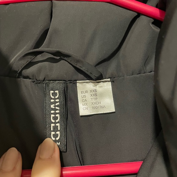 Cropped Puffer Vest - Picture 2 of 2